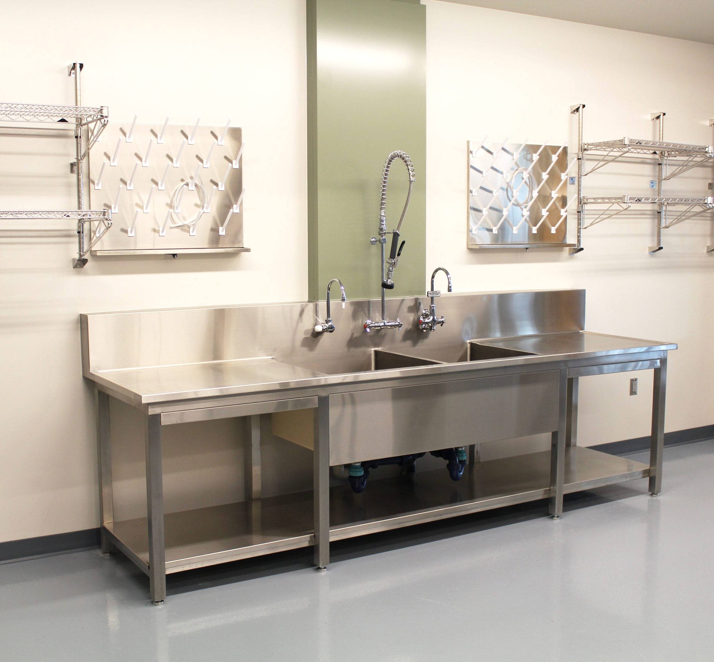 Stainless steel scullery sink